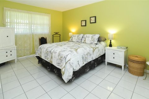 Condo in Lauderhill, Florida, 1 bedroom  № 1118409 - photo 21
