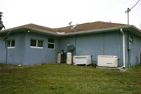 House in Okeechobee, Florida 3 bedrooms, 143.81 sq.m. № 939523 - photo 5
