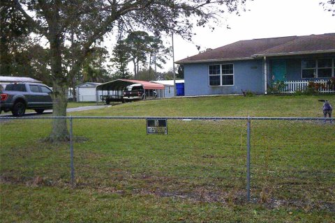 House in Okeechobee, Florida 3 bedrooms, 143.81 sq.m. № 939523 - photo 10