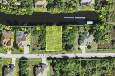 Terreno en venta en Port Charlotte, Florida № 939525 - foto 1