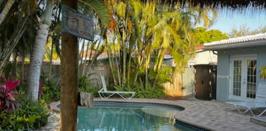 House in Fort Lauderdale, Florida 3 bedrooms, 132.2 sq.m. № 1207859