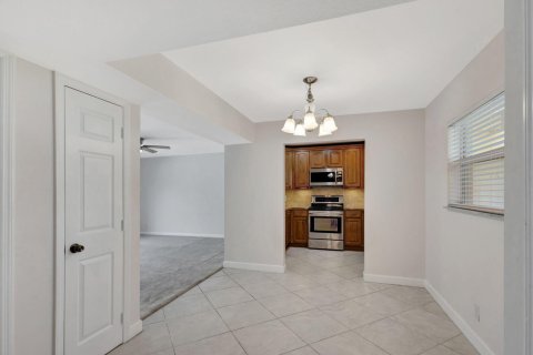 Condo in Palm Beach Gardens, Florida, 1 bedroom  № 1152083 - photo 16