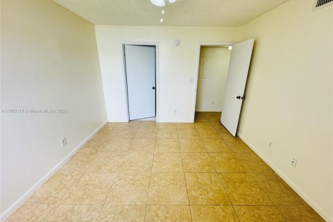 Condominio en venta en Oakland Park, Florida, 1 dormitorio, 74.51 m2 № 909540 - foto 7