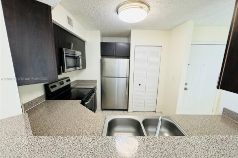 Condominio en venta en Oakland Park, Florida, 1 dormitorio, 74.51 m2 № 909540 - foto 13