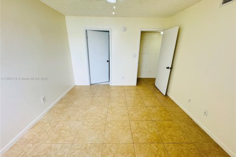 Condominio en venta en Oakland Park, Florida, 1 dormitorio, 74.51 m2 № 909540 - foto 8