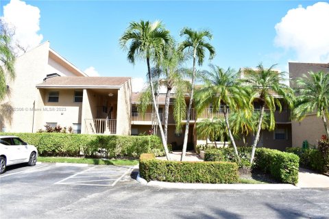 Condominio en venta en Tamarac, Florida, 2 dormitorios, 105.26 m2 № 909502 - foto 2
