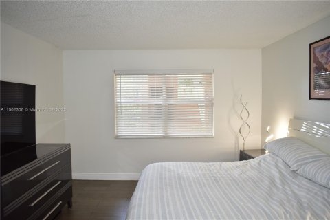 Condominio en venta en Tamarac, Florida, 2 dormitorios, 105.26 m2 № 909502 - foto 16