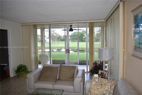 Copropriété à vendre à Tamarac, Floride: 2 chambres, 105.26 m2 № 909502 - photo 8