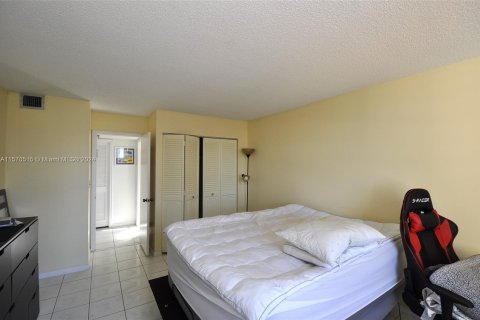 Купить кондоминиум в Халландейл-Бич, Флорида 2 спальни, 158.86м2, № 1128161 - фото 8