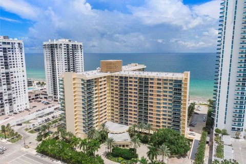 Condominio en venta en Hollywood, Florida, 54.81 m2 № 1129262 - foto 12