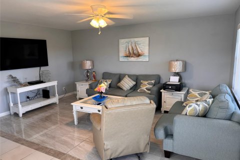 Condo in Delray Beach, Florida, 2 bedrooms  № 1129259 - photo 15