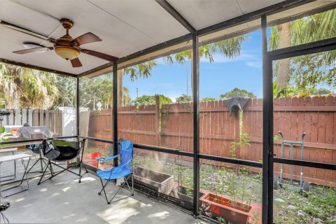 Casa en venta en Davie, Florida, 3 dormitorios, 157.1 m2 № 1329434 - foto 17