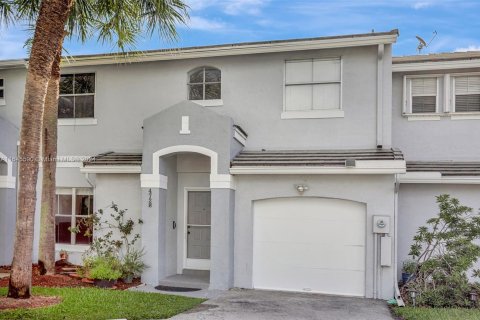 Villa ou maison à vendre à Davie, Floride: 3 chambres, 157.1 m2 № 1329434 - photo 1