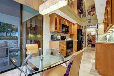 Condo in Aventura, Florida, 3 bedrooms  № 1329452 - photo 22