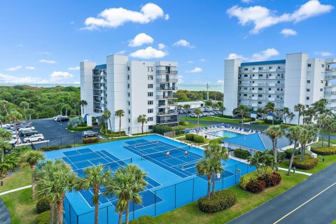 Condo in Hutchinson Island South, Florida, 2 bedrooms  № 1081686 - photo 2