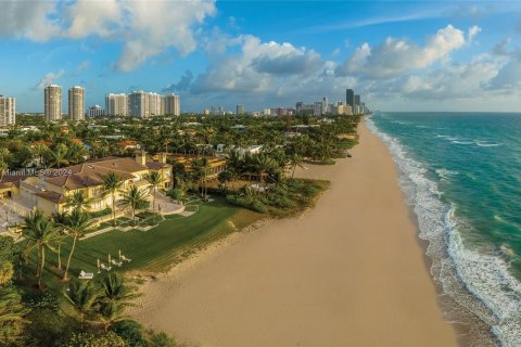 Villa ou maison à vendre à Golden Beach, Floride: 9 chambres, 2403.1 m2 № 1151243 - photo 1