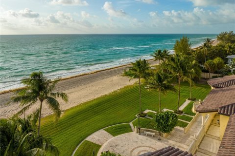 Villa ou maison à vendre à Golden Beach, Floride: 9 chambres, 2403.1 m2 № 1151243 - photo 3