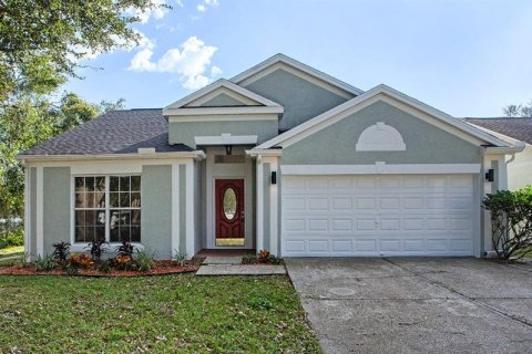 House in Tampa, Florida 3 bedrooms, 142.14 sq.m. № 1415009 - photo 1