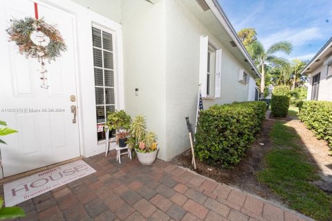 House in Stuart, Florida 3 bedrooms, 143.91 sq.m. № 1293075 - photo 3