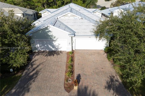 Villa ou maison à vendre à Stuart, Floride: 3 chambres, 143.91 m2 № 1293075 - photo 2