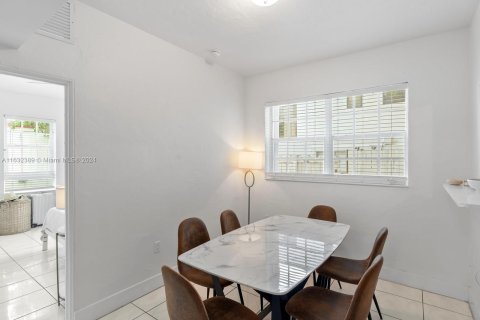 Casa en venta en Miami Beach, Florida, 8 dormitorios, 403.38 m2 № 1293077 - foto 29