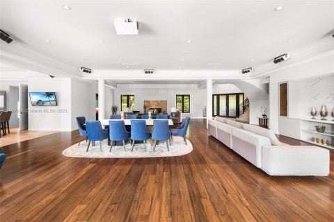 Casa en venta en Coral Gables, Florida, 5 dormitorios, 609.62 m2 № 780341 - foto 10
