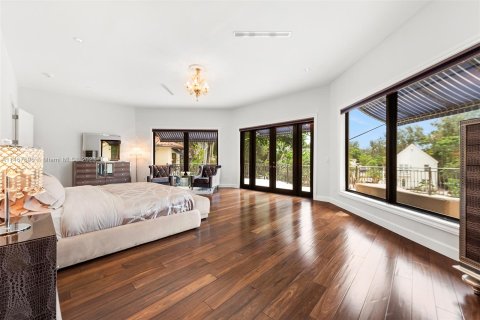 House in Coral Gables, Florida 5 bedrooms, 609.62 sq.m. № 780341 - photo 30