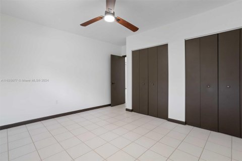 Villa ou maison à vendre à Cutler Bay, Floride: 5 chambres, 274.99 m2 № 1291034 - photo 25