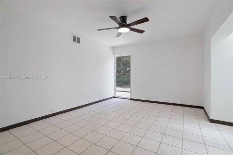 Villa ou maison à vendre à Cutler Bay, Floride: 5 chambres, 274.99 m2 № 1291034 - photo 30