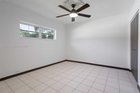 Villa ou maison à vendre à Cutler Bay, Floride: 5 chambres, 274.99 m2 № 1291034 - photo 21