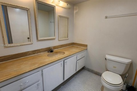 Copropriété à vendre à Fort Lauderdale, Floride: 2 chambres, 132.39 m2 № 1372515 - photo 30