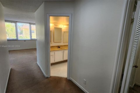 Copropriété à vendre à Fort Lauderdale, Floride: 2 chambres, 132.39 m2 № 1372515 - photo 27