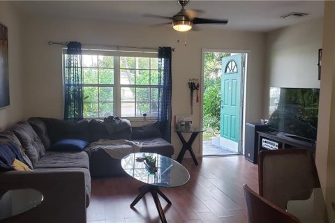 House in Hollywood, Florida 3 bedrooms, 123 sq.m. № 1208126 - photo 22