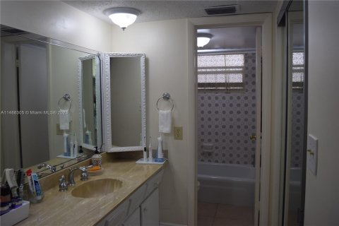 Condominio en venta en Lauderdale Lakes, Florida, 1 dormitorio, 72.74 m2 № 857618 - foto 15