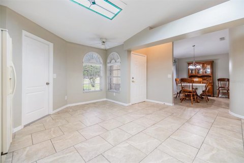 Villa ou maison à vendre à Zephyrhills, Floride: 3 chambres, 137.31 m2 № 1307110 - photo 8