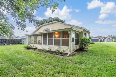 House in Zephyrhills, Florida 3 bedrooms, 137.31 sq.m. № 1307110 - photo 30