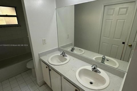 Townhouse in West Palm Beach, Florida 3 bedrooms, 132.57 sq.m. № 1168269 - photo 30