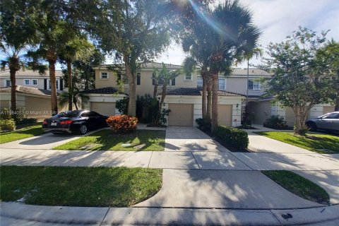 Townhouse in West Palm Beach, Florida 3 bedrooms, 132.57 sq.m. № 1168269 - photo 1