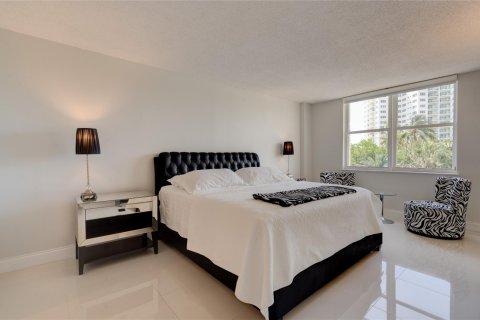 Condo in Lauderdale-by-the-Sea, Florida, 2 bedrooms  № 1142468 - photo 21