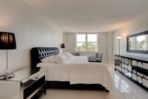 Condo in Lauderdale-by-the-Sea, Florida, 2 bedrooms  № 1142468 - photo 18