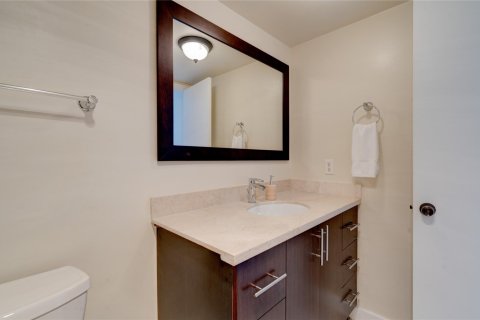 Condo in Lauderdale-by-the-Sea, Florida, 2 bedrooms  № 1142468 - photo 28