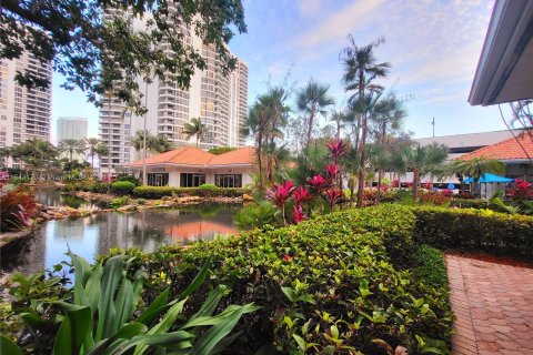 Condo in Aventura, Florida, 2 bedrooms  № 1324573 - photo 28