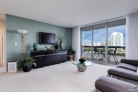 Condo in Aventura, Florida, 2 bedrooms  № 1324573 - photo 9