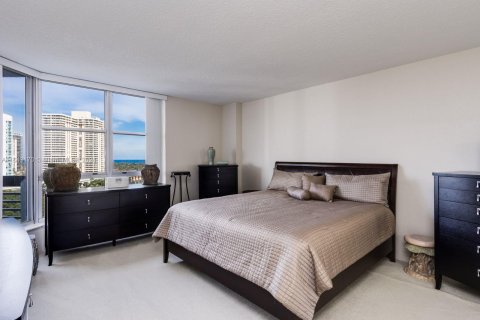 Condo in Aventura, Florida, 2 bedrooms  № 1324573 - photo 19