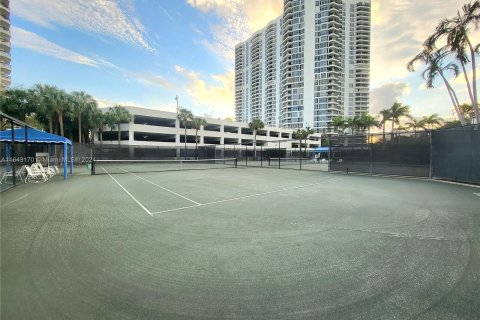 Condo in Aventura, Florida, 2 bedrooms  № 1324573 - photo 21