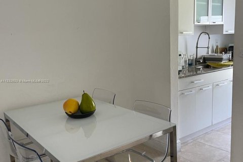 Apartment in Key Biscayne, Florida 1 bedroom, 49.24 sq.m. № 22762 - photo 9