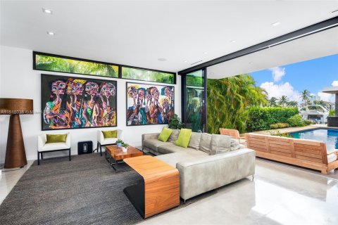 Casa en venta en North Miami Beach, Florida, 6 dormitorios, 490.34 m2 № 959080 - foto 18