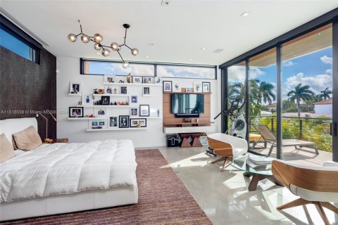 Casa en venta en North Miami Beach, Florida, 6 dormitorios, 490.34 m2 № 959080 - foto 25