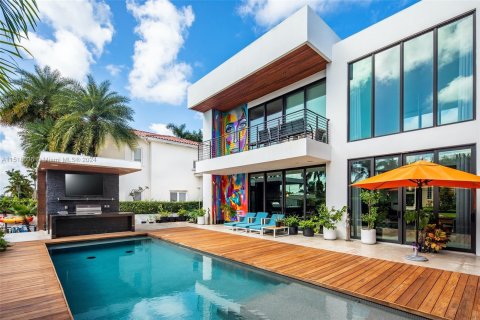 Casa en venta en North Miami Beach, Florida, 6 dormitorios, 490.34 m2 № 959080 - foto 4