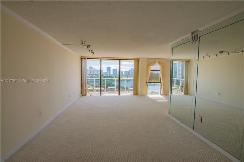 Condominio en venta en Aventura, Florida, 2 dormitorios, 92.53 m2 № 959124 - foto 2